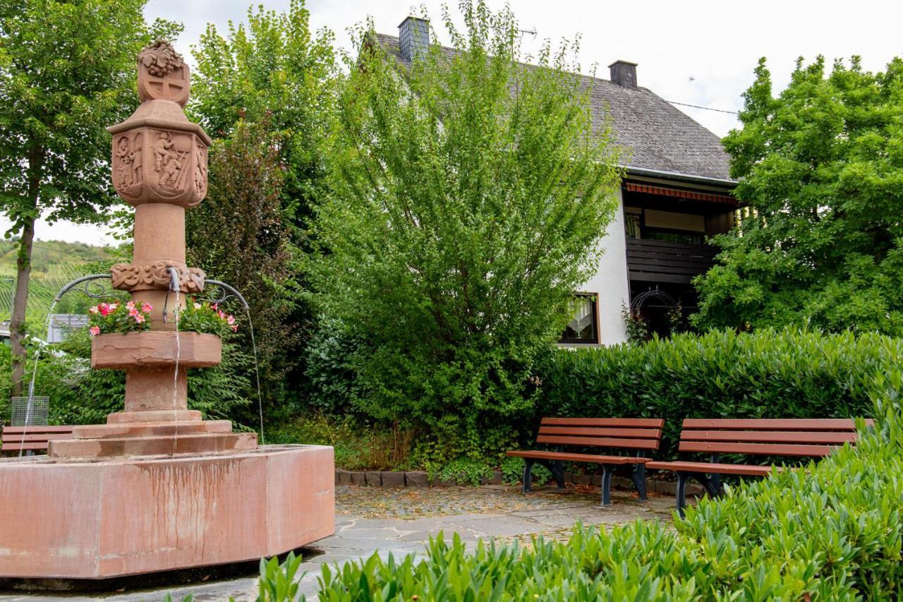 젤틴겐라티그 Moselhaus B&B 외부 사진