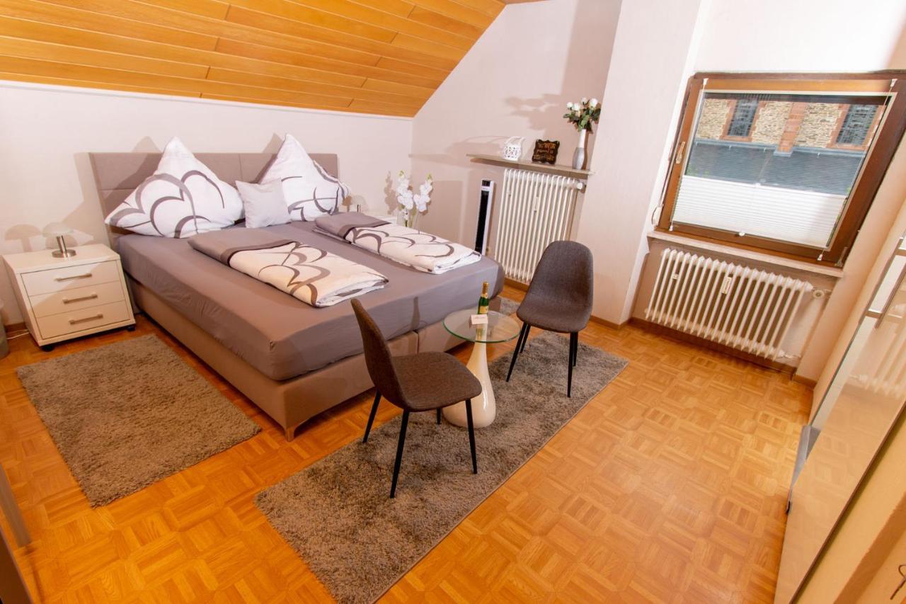 젤틴겐라티그 Moselhaus B&B 외부 사진