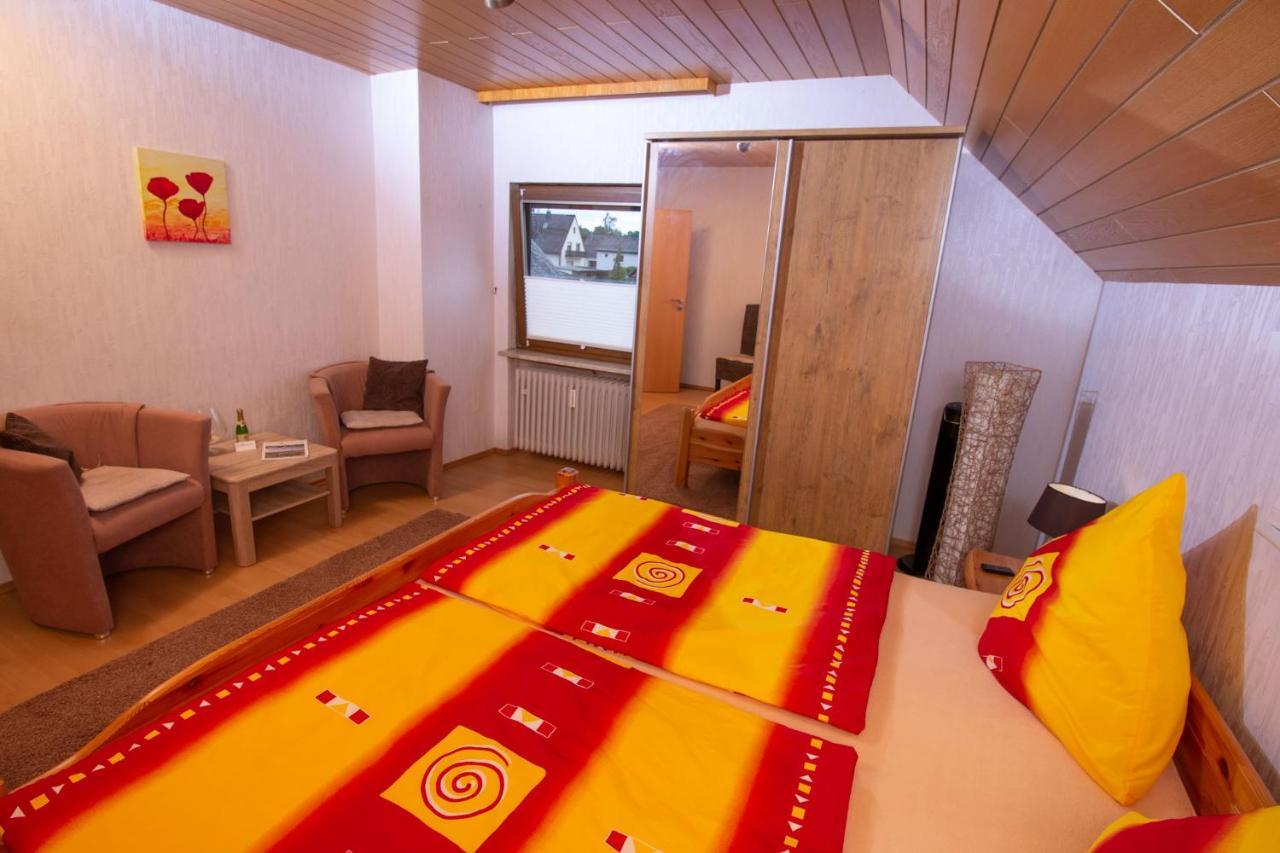 젤틴겐라티그 Moselhaus B&B 외부 사진
